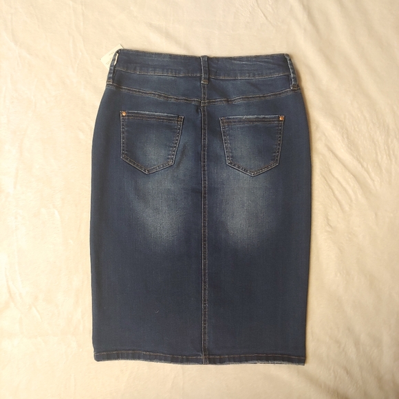 NWT denim pencil skirt - Picture 3 of 5
